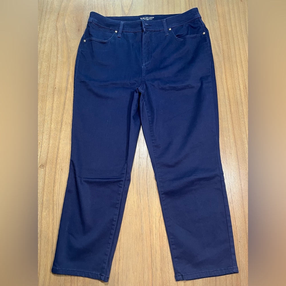 Chico’s Slim Leg Cropped Dark Blue Pants